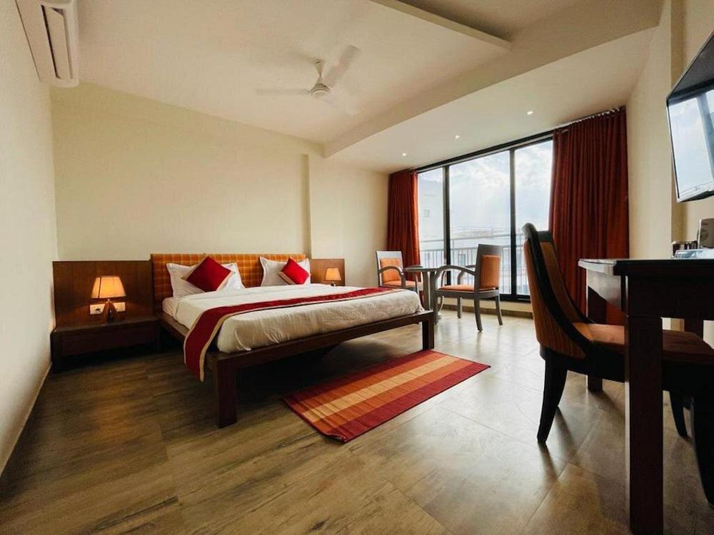 Om Sanctuary Resort By Pinks Hospitality Rupāwati 외부 사진