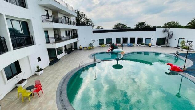 Om Sanctuary Resort By Pinks Hospitality Rupāwati 외부 사진